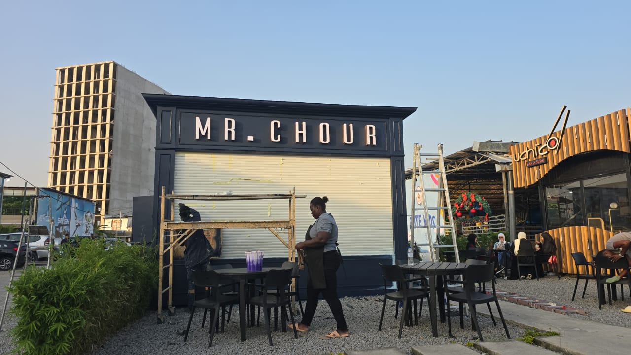 MR  CHOUR
